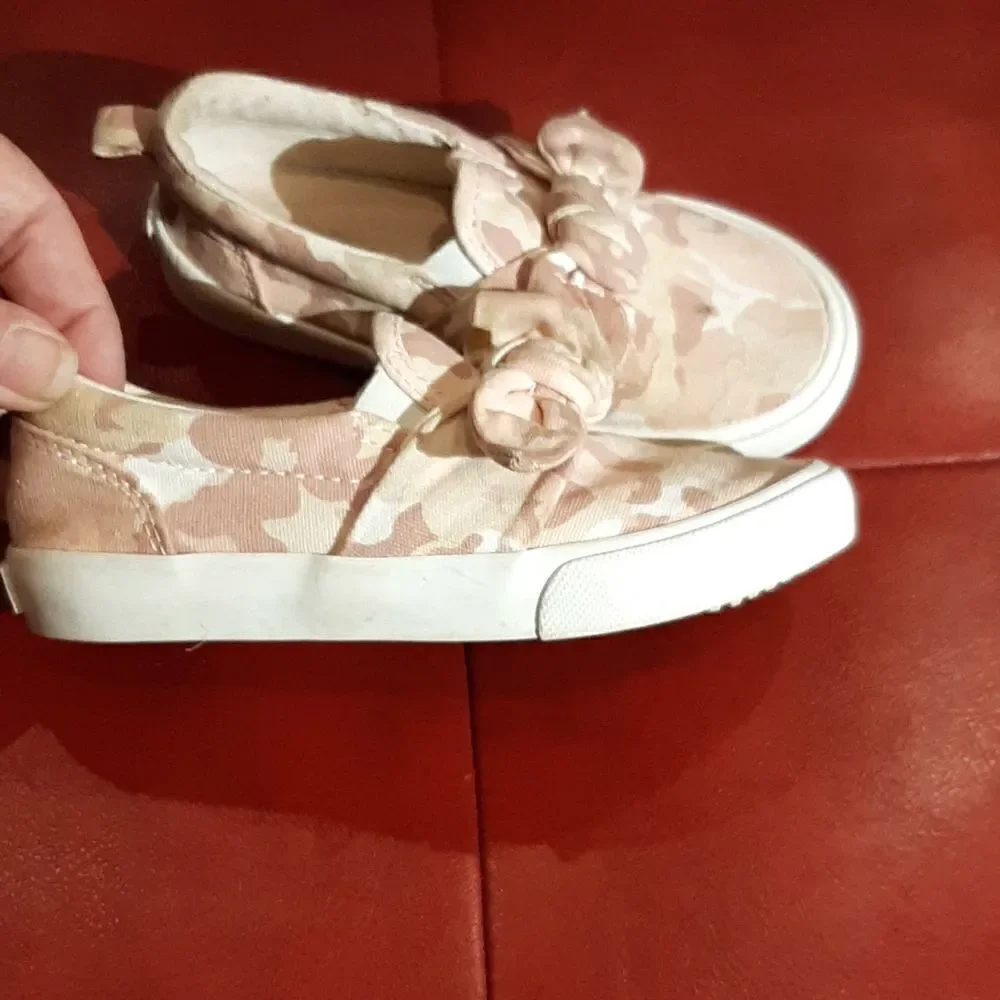 Old Navy Pink and Purple Camo Shoes with Bow